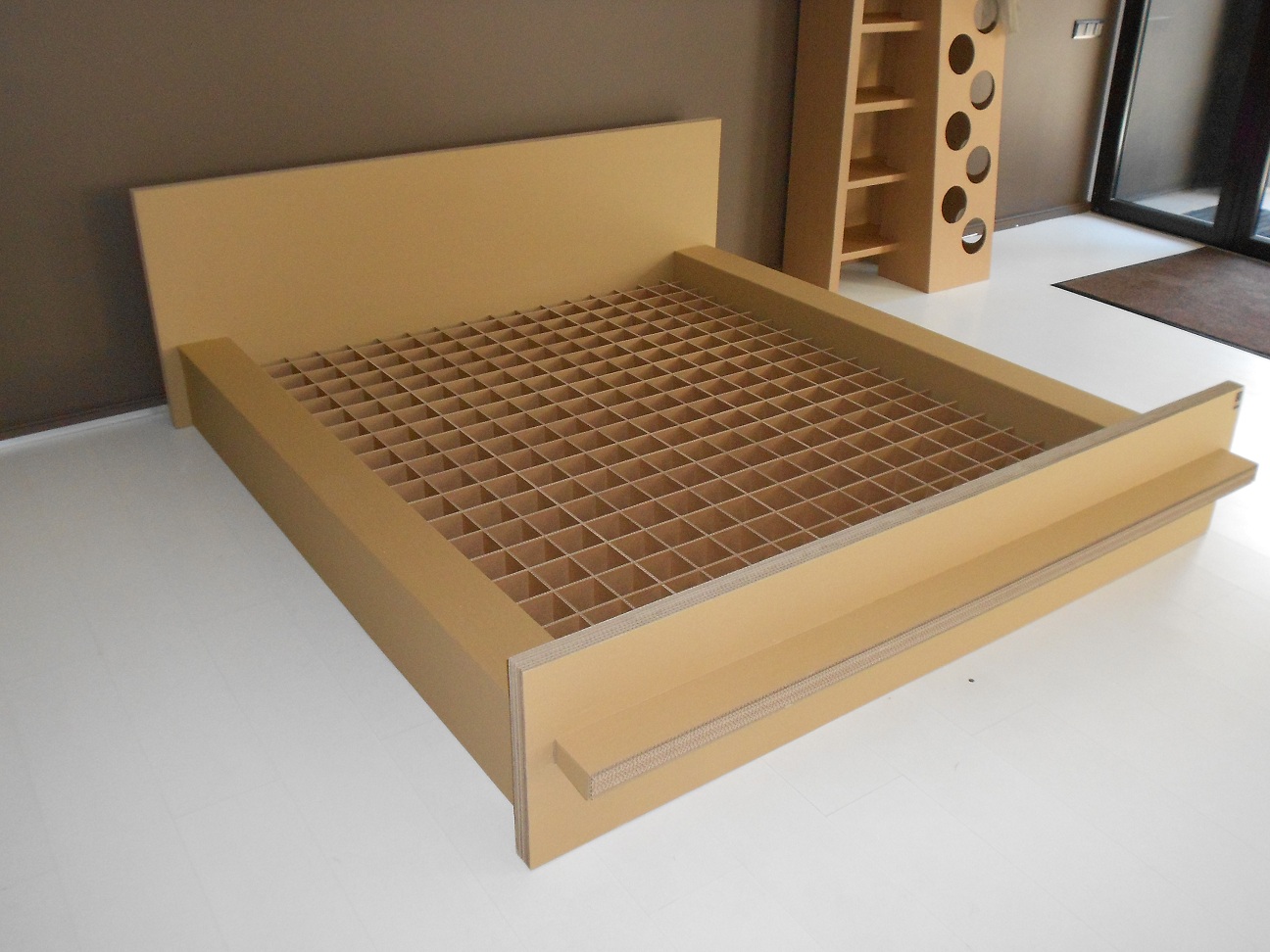 Cardboard Bed - SlowSlowDesign - Cama de cartón